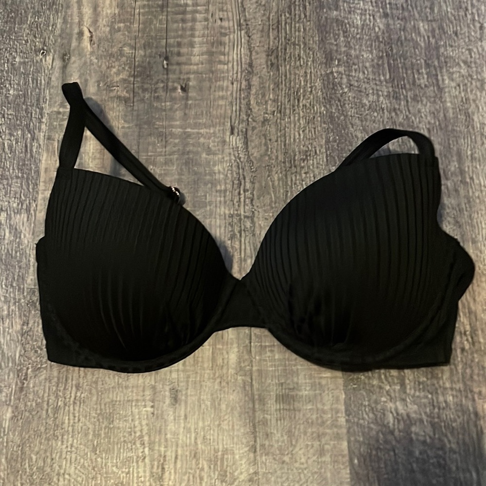 Black bikini top